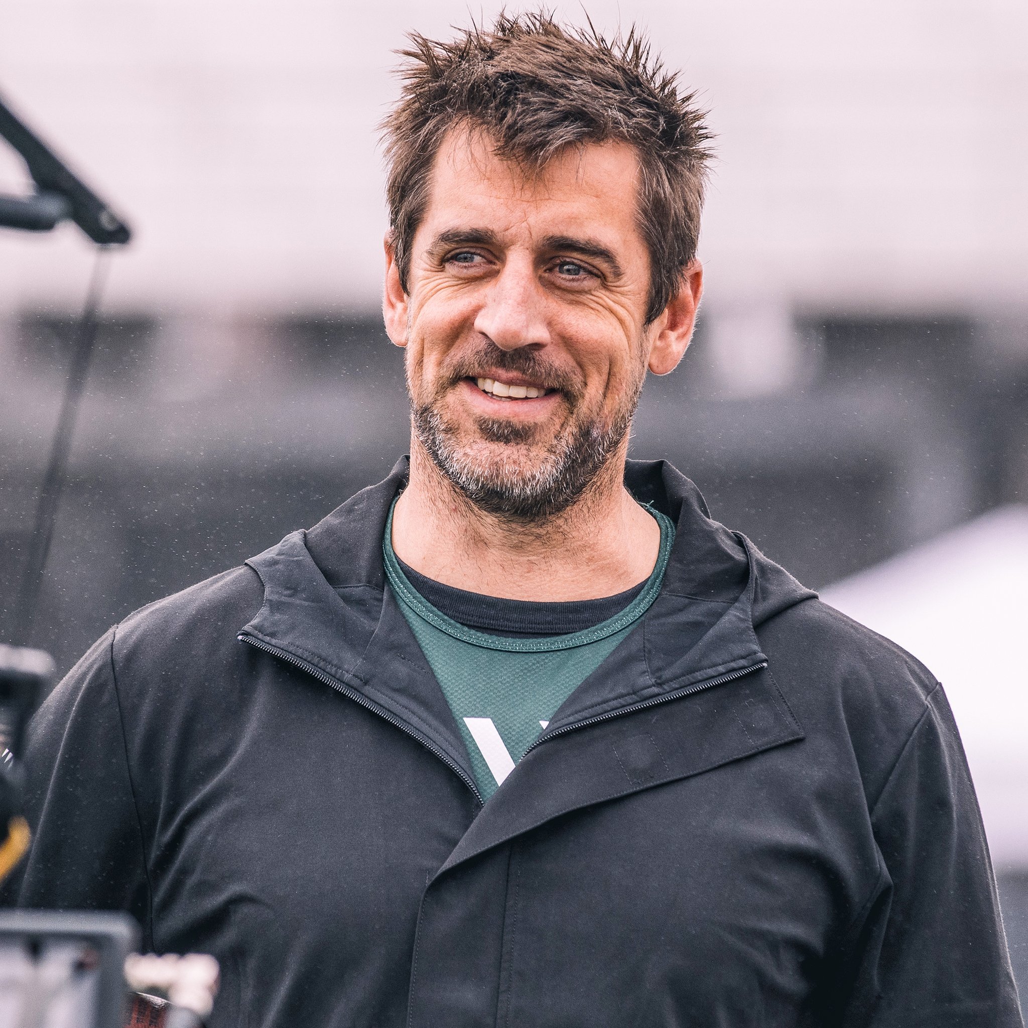 jets-videos-on-twitter-aaron-rodgers-attended-tonight-s-knicks-lakers