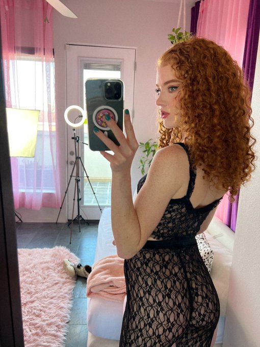 🖤🖤 https://t.co/bSA6aOsb0K