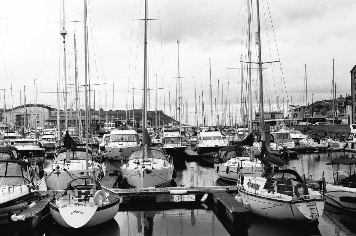 Plymouth, 2023
#filmphotography #streetphotography #believeinfilm #filmisalive #filmisnotdead #monochrome #ilfordfp4