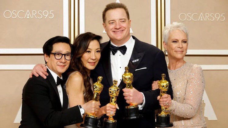 They may not all be your “personal picks,” but one thing I *do* love about this year’s acting winners quartet at the #Oscars is how they’re all actors who have been counted out - or shut out - at various points in their careers and came back against the odds to come out on top.