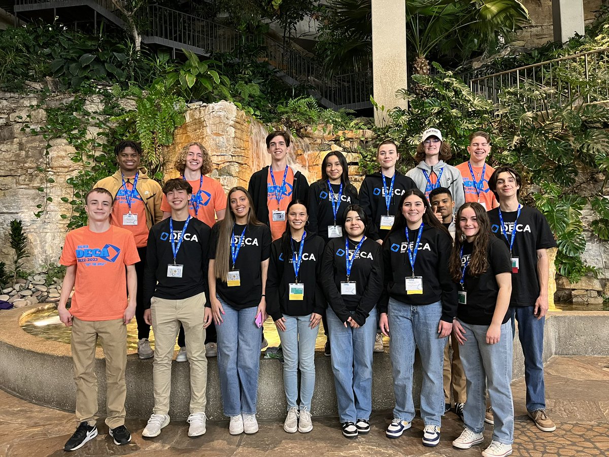 SCHS DECA excited to get going at state!! Good luck in competition - let’s bring home some glass!!! #MODECA2023