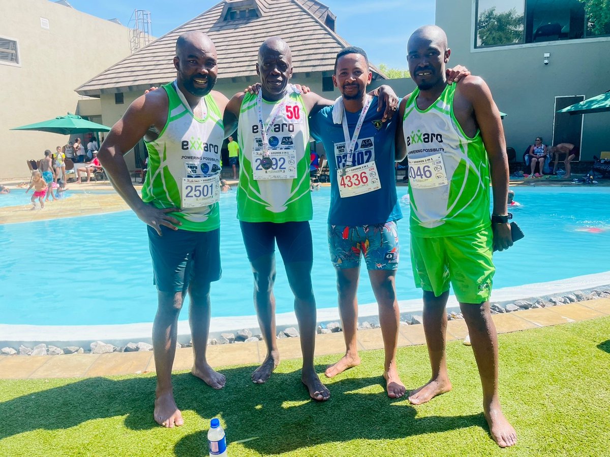 kateki_m's tweet photo. When the streets called, we responded. #Kosmos3-in-1 happened. Happy #MedalMonday #IPaintedMyRun #TrapnLos #RunningWithTumiSole https://t.co/W8b4CBhjON