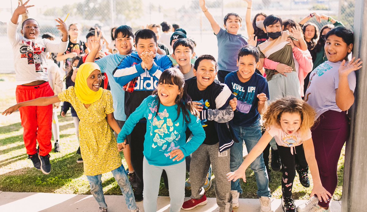 Outside The Lens tweet media