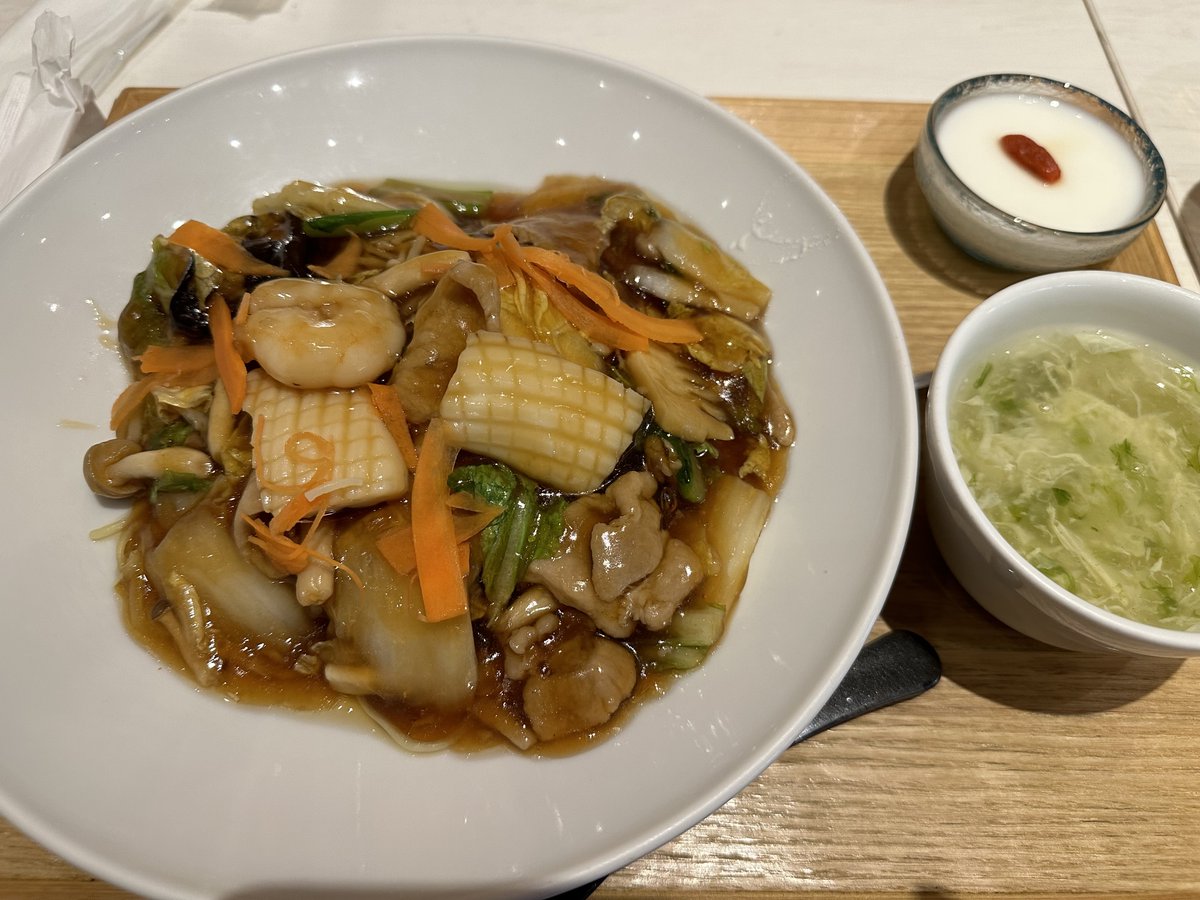 EllieJapan2022's tweet photo. Chinese noodle restaurant date with my love.

#friednoodle #小籠包 #soupdumpling #normaldumplings #Ramennoodle https://t.co/2uiVipcv7W