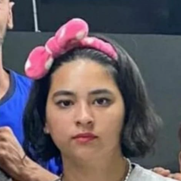 #URGENTE BÚSQUEDA EN TIEMPO REAL #ROSARIO
Milagros Encina desapareció el 12/3 en Rosario, provincia de Santa Fe.. Zona: Roullón y Seguí. Vestía una remera azul y short de jean. Estaba descalza. Avisar #Urgente al ☎️  3415043494, o 911

#Rosario #SantaFe