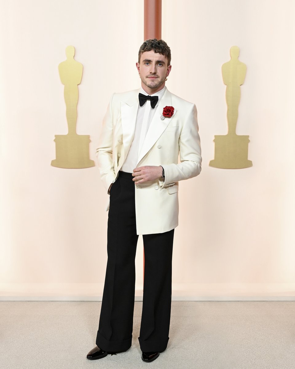 gucci's tweet photo. Nominee for Best Actor in a Leading Role for 'Aftersun,' #PaulMescal wears a custom Gucci tuxedo to the 95th Oscars. #GucciTailoring #Oscars95

Stylist: #FelicityKay https://t.co/XKCzIhQTd3