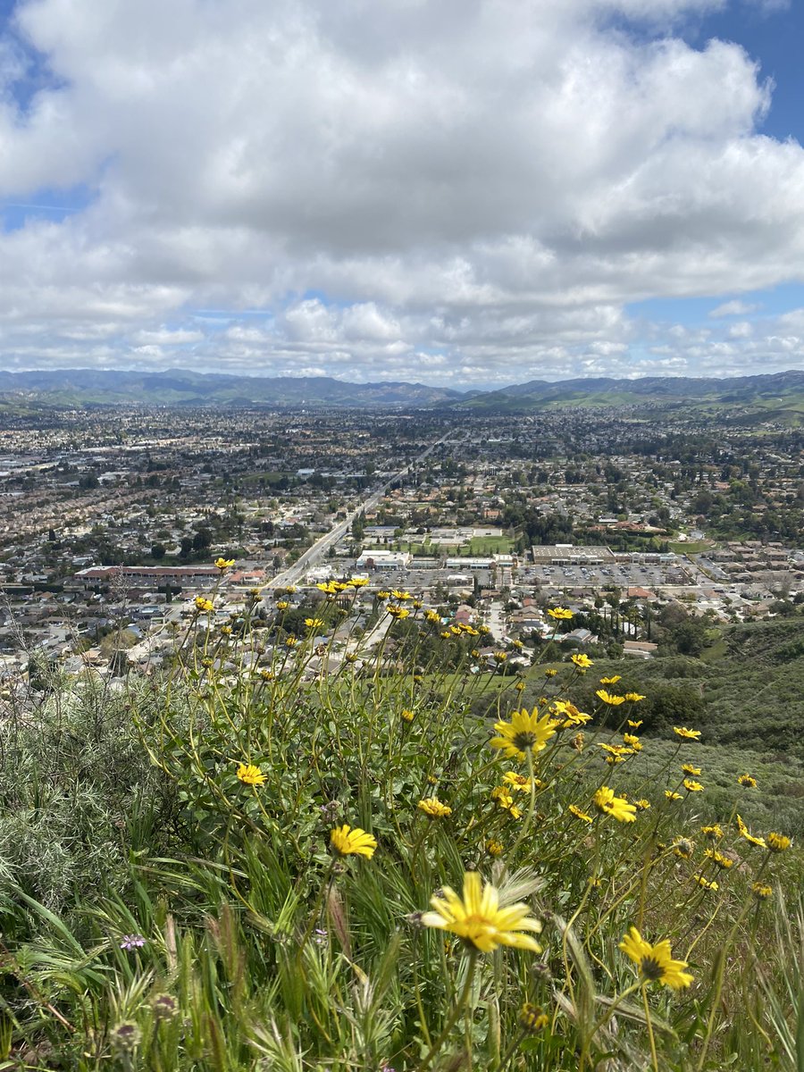 tcoop__'s tweet photo. Mt. McCoy - Simi Valley, CA. https://t.co/YRD7pZqhuW