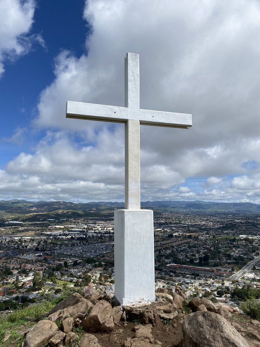 tcoop__'s tweet photo. Mt. McCoy - Simi Valley, CA. https://t.co/YRD7pZqhuW