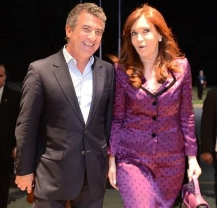 FurmanElias's tweet photo. Urgente:
La justicia entrerriana procesará a Sergio Urribarri por enriquecimiento ilícito!!
Mientras se espera el fallo de casación sobre la condena por ADMINISTRACIÓN FRAUDULENTA  el ex embajador será procesado una vez más! https://t.co/FObLzHnEpz