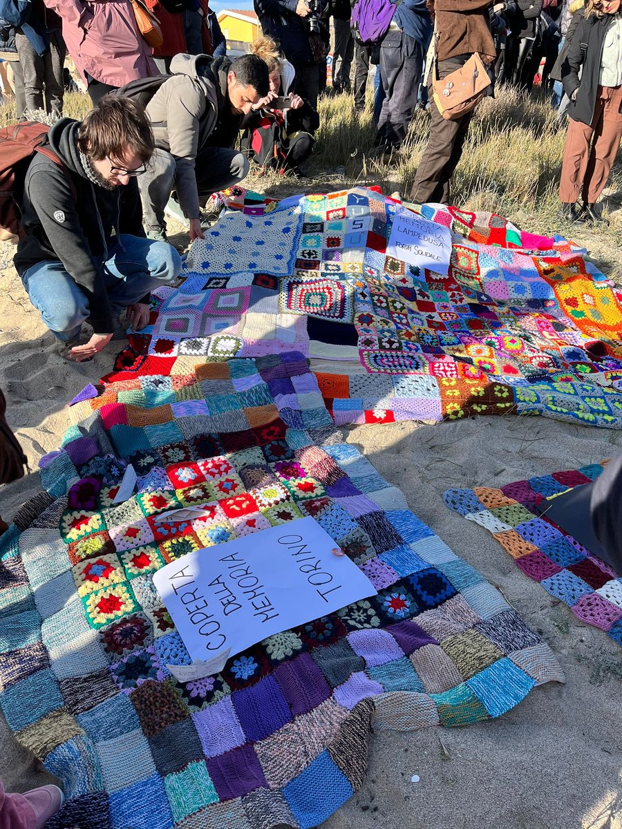 Medhope_FCEI's tweet photo. Sabato eravamo a #Cutro, alla manifestazione #fermarelastrage. 
Alcune immagini del corteo e altre foto del presidio che si è svolto nella stessa giornata in Sicilia, a #Sampieri, sempre in ricordo delle vittime dei naufragi nel #Mediterraneo. https://t.co/AZbEzI5j5r