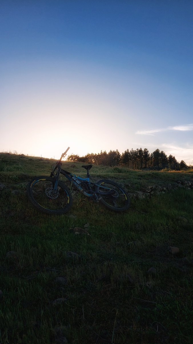 meloki2's tweet photo. Algunas fotos de la ruta #mtb de ayer por los altos de #valleseco #GranCanaria https://t.co/WSLzhlPdsI