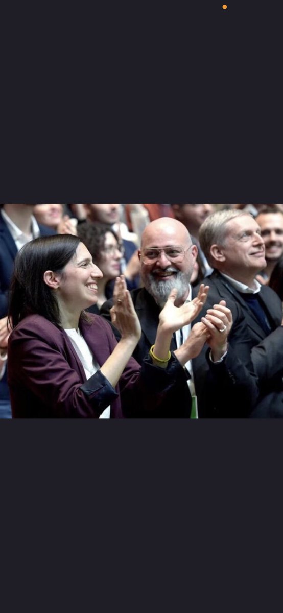 franco_sala's tweet photo. Come fanno a festeggiare mentre ancora riemergono le vittime del naufragio tra le onde .
Siamo arrivati a 79 morti e loro festeggiano ….
#Cutro 
#PDCfantasy https://t.co/h5ej9wxJSa