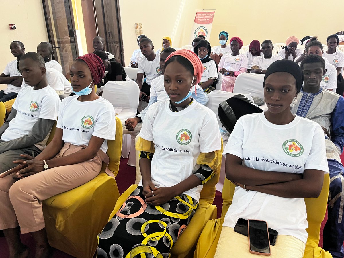 PNUDMALI's tweet photo. 1⃣1⃣0⃣universitaires dont 29🚺ont assisté (11/3) aux prestations artistiques organisées par @AIESEC & le Conservatoire Balla Fasséké avec l’appui @PNUDMALI pr engager les #jeunes à appuyer la #paix #réconciliation #justicetransitionnelle & le mandat de la #CVJR
🔵Projet #PROPAJER https://t.co/cp8aaOrLpH