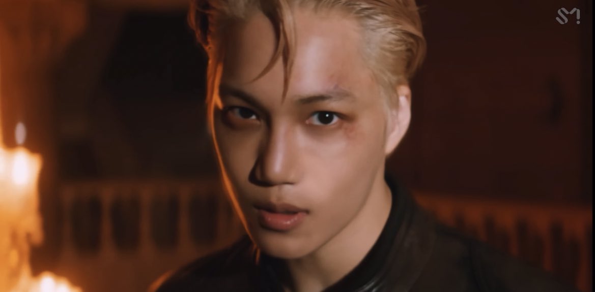 WORLDMUSICAWARD's tweet photo. #EXO's #Kai drops epic accompanying music video for his title track #Rover, an exotic dance song with catchy melodies and captivating lyrics which encourages fans to become free wanderers and not care about what others think!📽️💥🌏🕺👑💚

Watch here: https://t.co/lfr1NDHpNZ https://t.co/2JkfY0jxX5