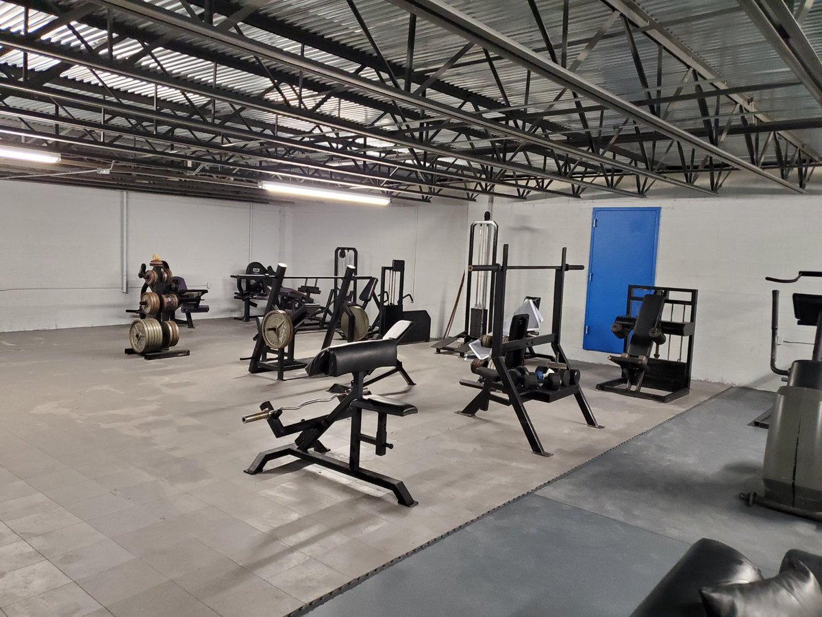 coachchrisfp's tweet photo. Guys did an awesome job, renovating our Weight Room. We can’t wait, to get stronger this off szn!! @hope_collegiate ⛹️‍♂️🏠 https://t.co/JmRK9vsETl
