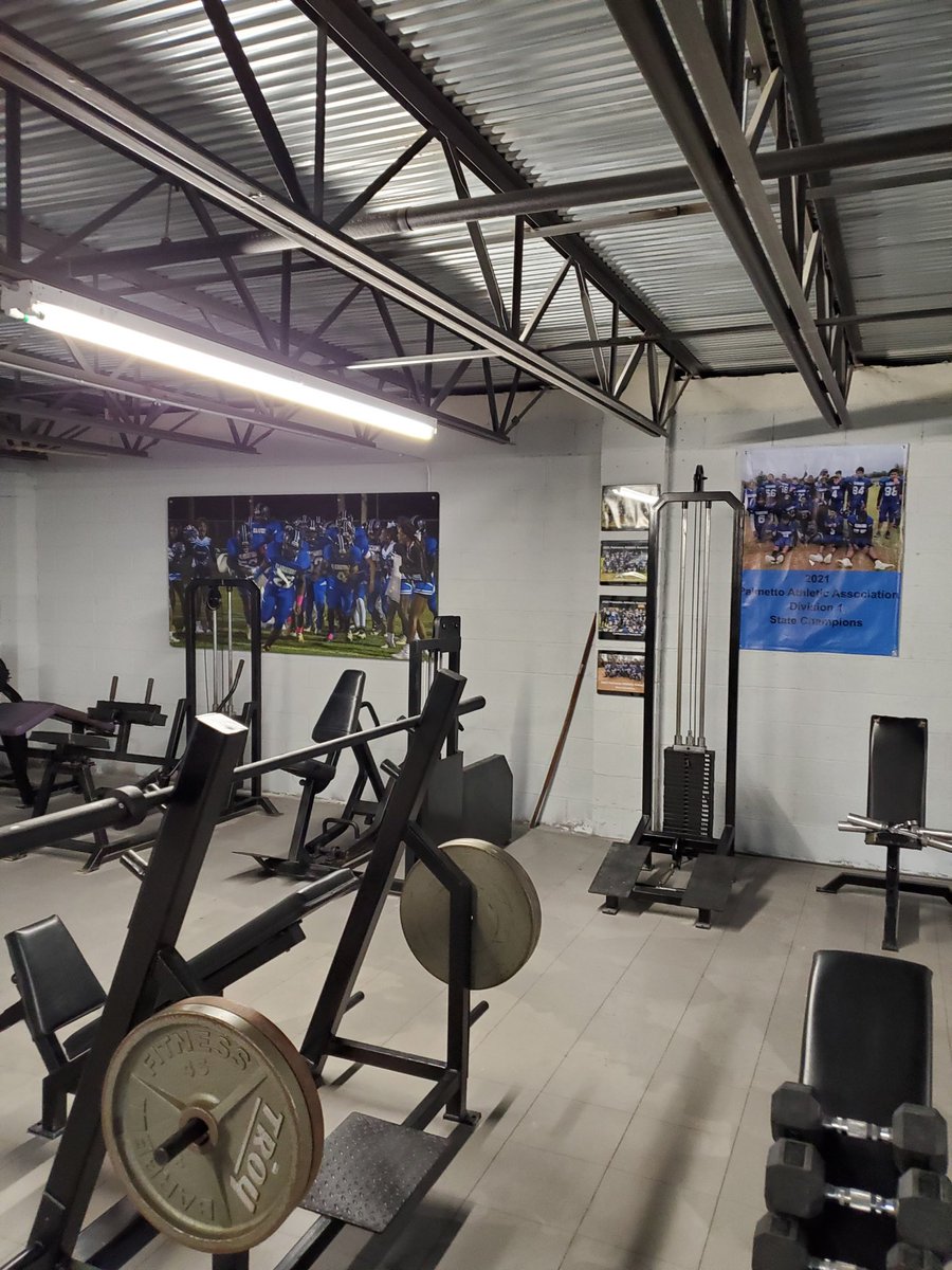 coachchrisfp's tweet photo. Guys did an awesome job, renovating our Weight Room. We can’t wait, to get stronger this off szn!! @hope_collegiate ⛹️‍♂️🏠 https://t.co/JmRK9vsETl
