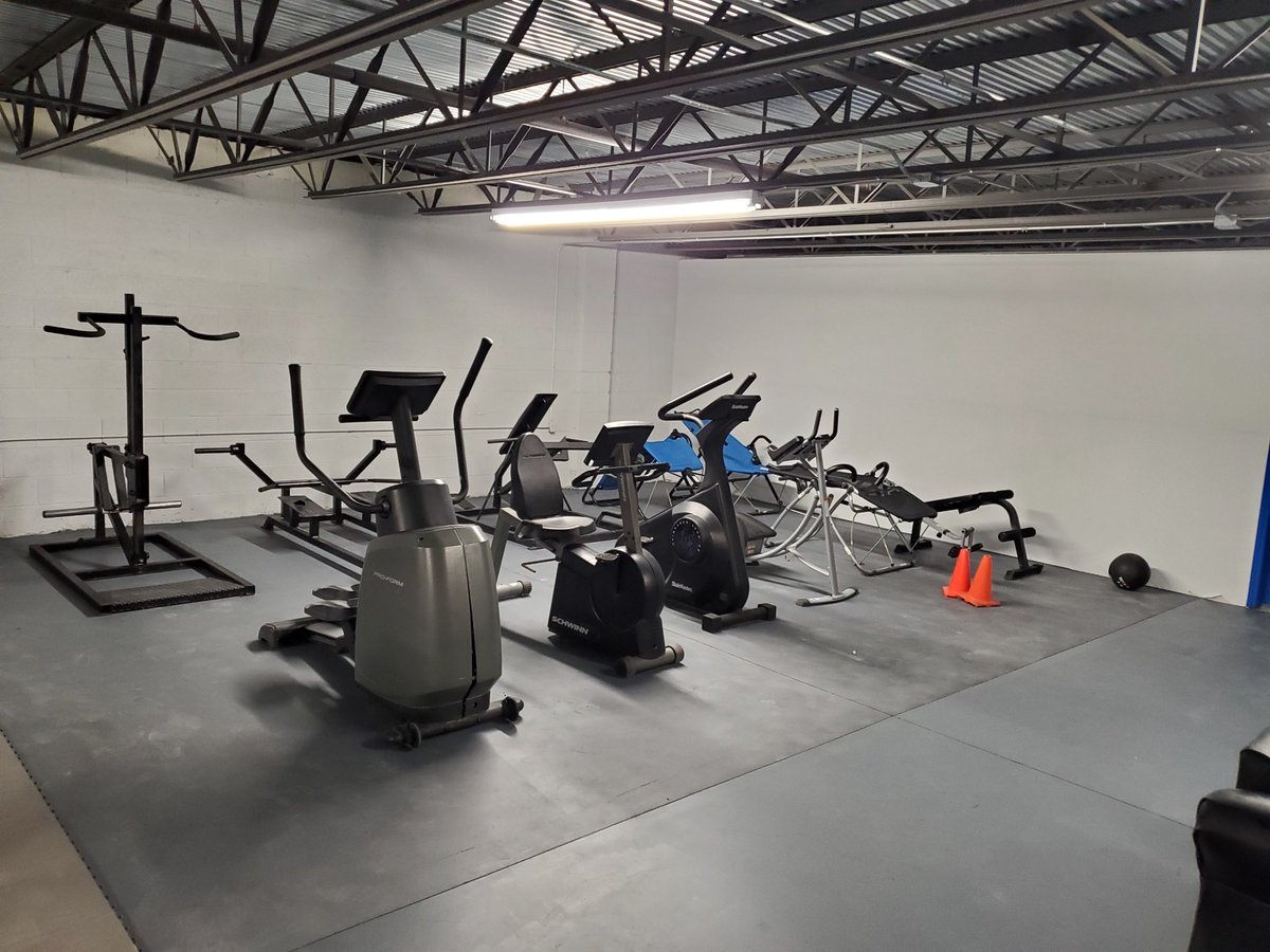 coachchrisfp's tweet photo. Guys did an awesome job, renovating our Weight Room. We can’t wait, to get stronger this off szn!! @hope_collegiate ⛹️‍♂️🏠 https://t.co/JmRK9vsETl