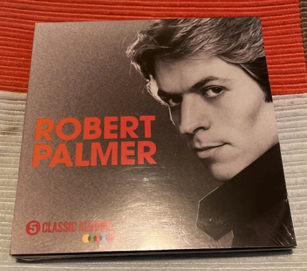 Addiction_ers's tweet photo. Last seen on the cover of the #RobertPalmer 2016's box set of 5 mini vinyl reproduction CDs. Put out by #SpectrumMusic, licenced from @UMG. The big 5 Palmer albums of the Island Years! https://t.co/FRF9dhbhiF