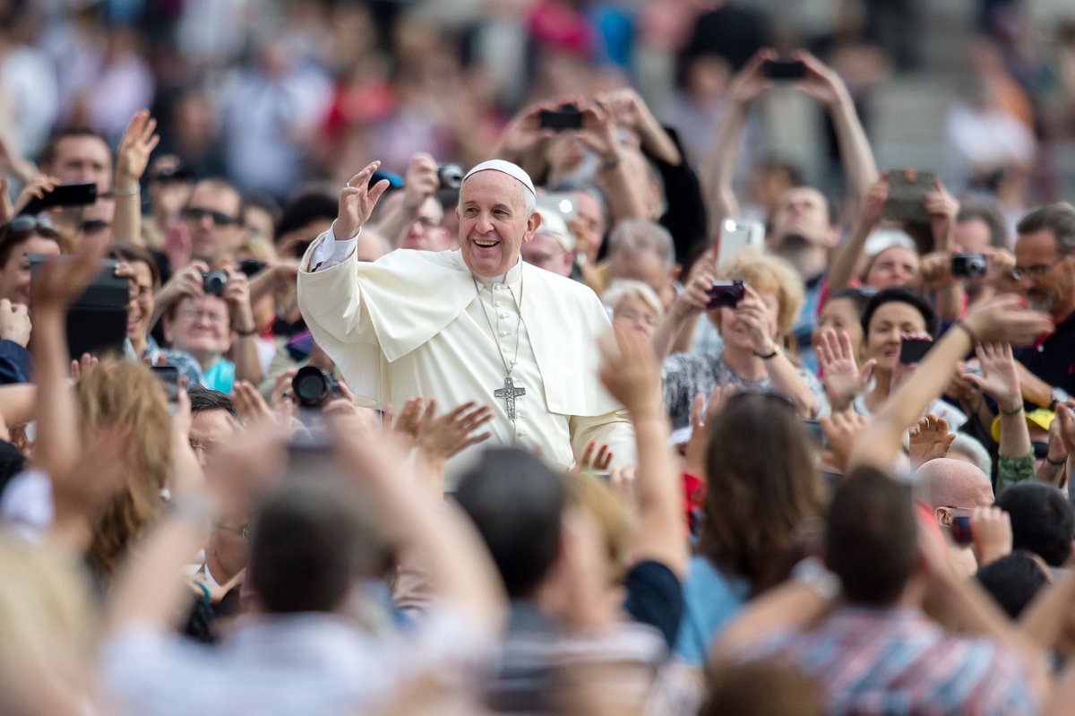 JesuitsGlobal's tweet photo. Congratulation Pope Francis on your 10th anniversary as the leader of the Catholic Church. Your commitment to social justice, compassion, unity, &amp; ecology has inspired millions around the world. We are grateful for your leadership and pray for your continued health and strength. https://t.co/boJT7YQQ3Y