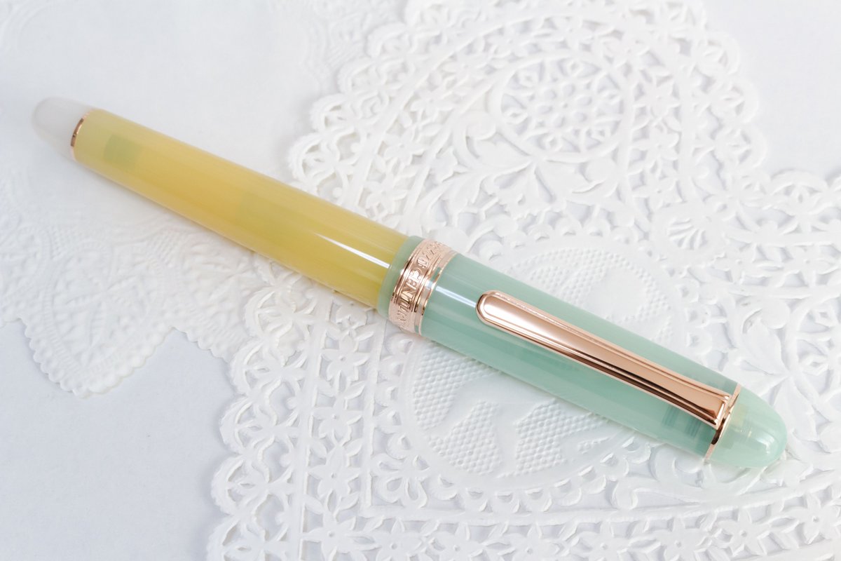 citron0x0's tweet photo. カモミールティー万年筆&インク🖋 春色かわいい🌼 ニブはアプリコットピーチティーと同じくB! #万年筆 #NONBLE #プラチナ万年筆 https://t.co/vNYthCh3Nt