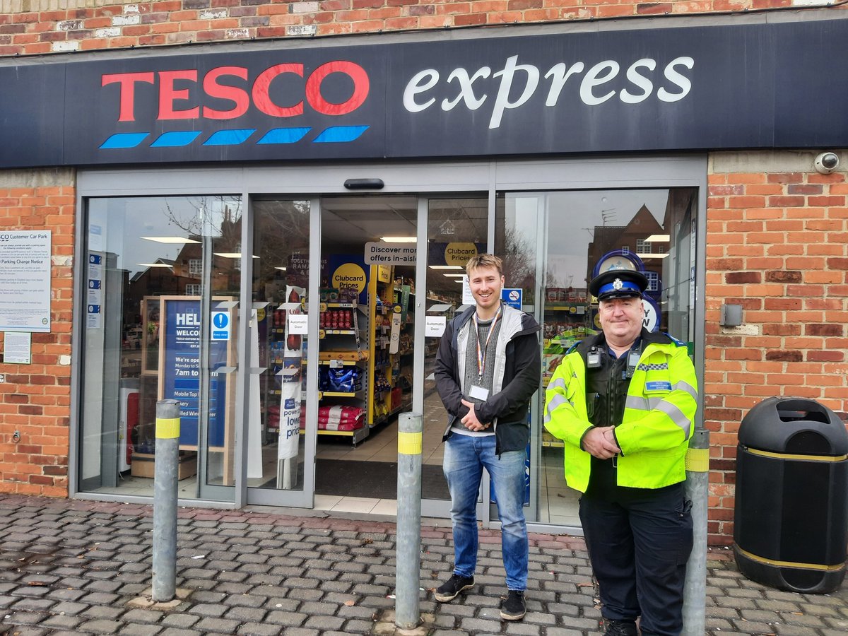 We are at Tesco's Express on the Oxford Road with Jamie from the Council. If you'd like any Crime Prevention advice or discuss any Anti-Social behaviour concerns, come and join us. We are here until 10:30 this morning :) #PartnershipPolicing #LOVEYOURNEIGHBOURHOOD