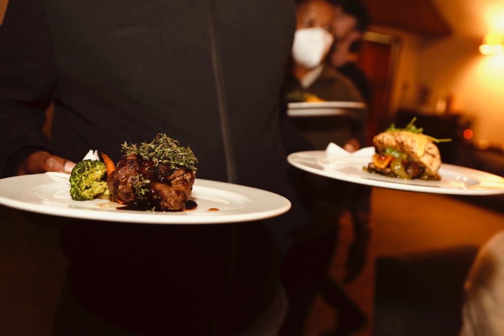 Bukelagamelodge's tweet photo. From traditional dishes to gourmet cuisine, the food is just as much a part of the adventure as the wildlife.

Our new menu is a wonderful collection of mouthwatering dishes that will leave you wanting more!

📸 : Red Carpet Creative 

https://t.co/BhyAU4ukVW https://t.co/BpN1ZqokB3