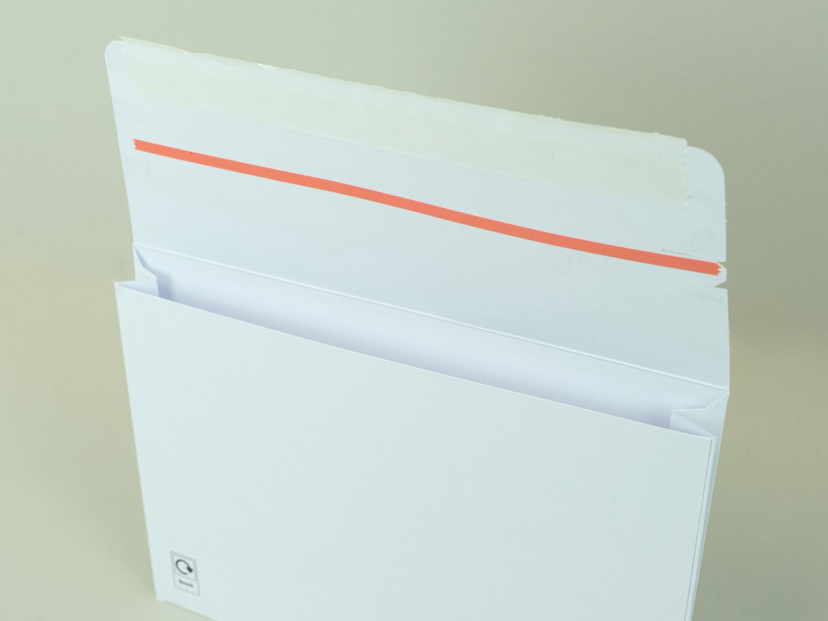 Gusset envelopes have a variety of uses, including sending bulky documents or even shipping apparel.

We offer a variety of colours and with our printing presses, we can litho or digitally print your gusset envelopes. After all, who said functional envelopes had to be boring?