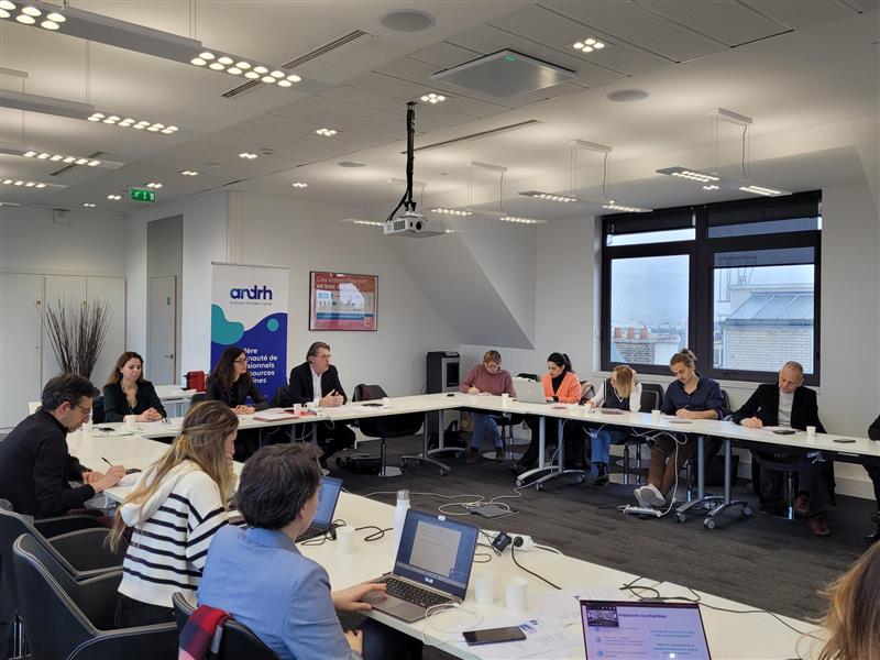 ANDRH_Officiel's tweet photo. 🎙️ En direct de notre conférence de presse "Repenser l'organisation du travail" où @audreyrichardrh, présidente, Laurence Breton-Kueny et Benoît Serre, vice présidente &amp; vice président de l'ANDRH présentent les résultats à la presse! #rh #orgadutravail #veillerh #influencerh https://t.co/oNxHcatPnm