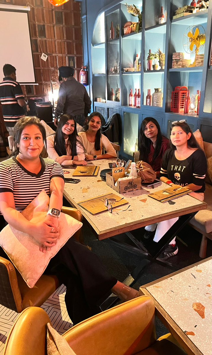 ComplereLimited's tweet photo. Hey there! We recently had an awesome team building event. Marketing and Sales teams had a great team building lunch, with delicious food and lots of fun.

#TeamBuilding #MarketingTeam #SalesTeam #LunchtimeFun #BondingExperience #DeliciousFood #Grateful #Energized #Collaboration https://t.co/Mmqubvi81S