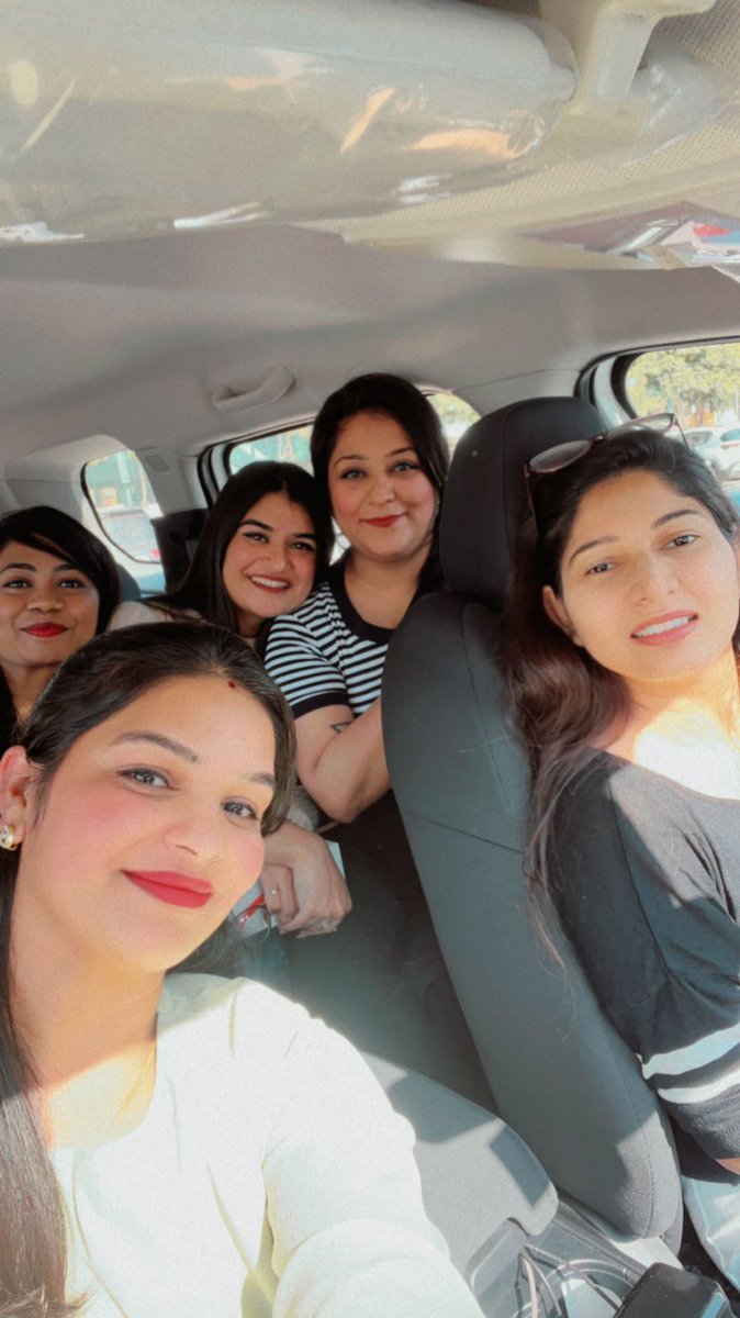 ComplereLimited's tweet photo. Hey there! We recently had an awesome team building event. Marketing and Sales teams had a great team building lunch, with delicious food and lots of fun.

#TeamBuilding #MarketingTeam #SalesTeam #LunchtimeFun #BondingExperience #DeliciousFood #Grateful #Energized #Collaboration https://t.co/Mmqubvi81S