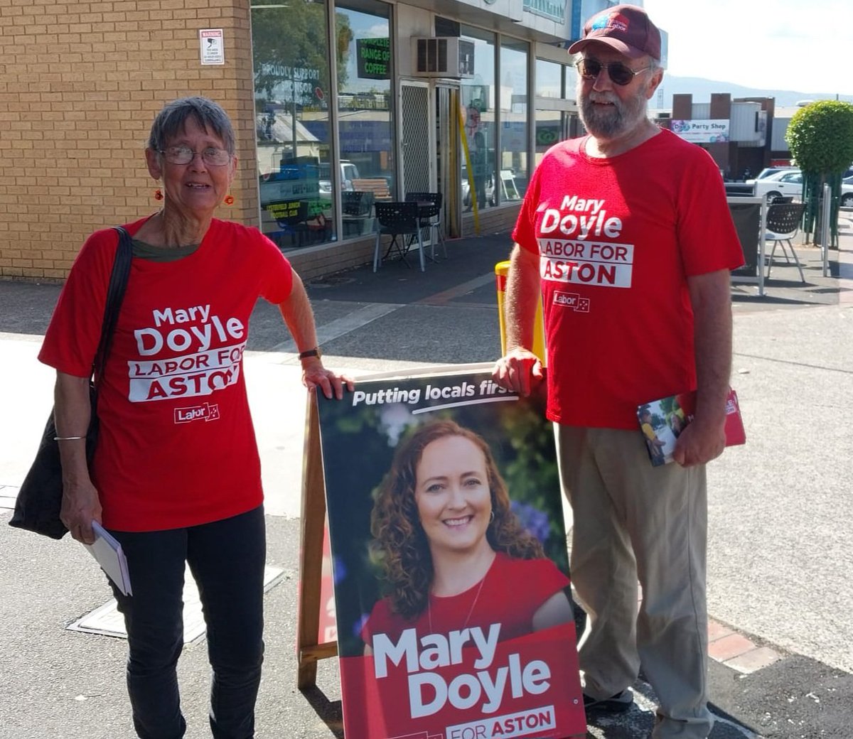 Russycook's tweet photo. Saturday Morning street Stalls
7 Different locations across #Aston
Talking about how @MaryDoyle4Aston will be putting locals first!
@VictorianLabor @AustralianLabor #Bayswater #Boronia #Wantirna #Scoresby #FerntreeGully
#Knox #Rowville #AstonVotes #Puttinglocalsfirst #Auspol https://t.co/0OuLAJkiGS