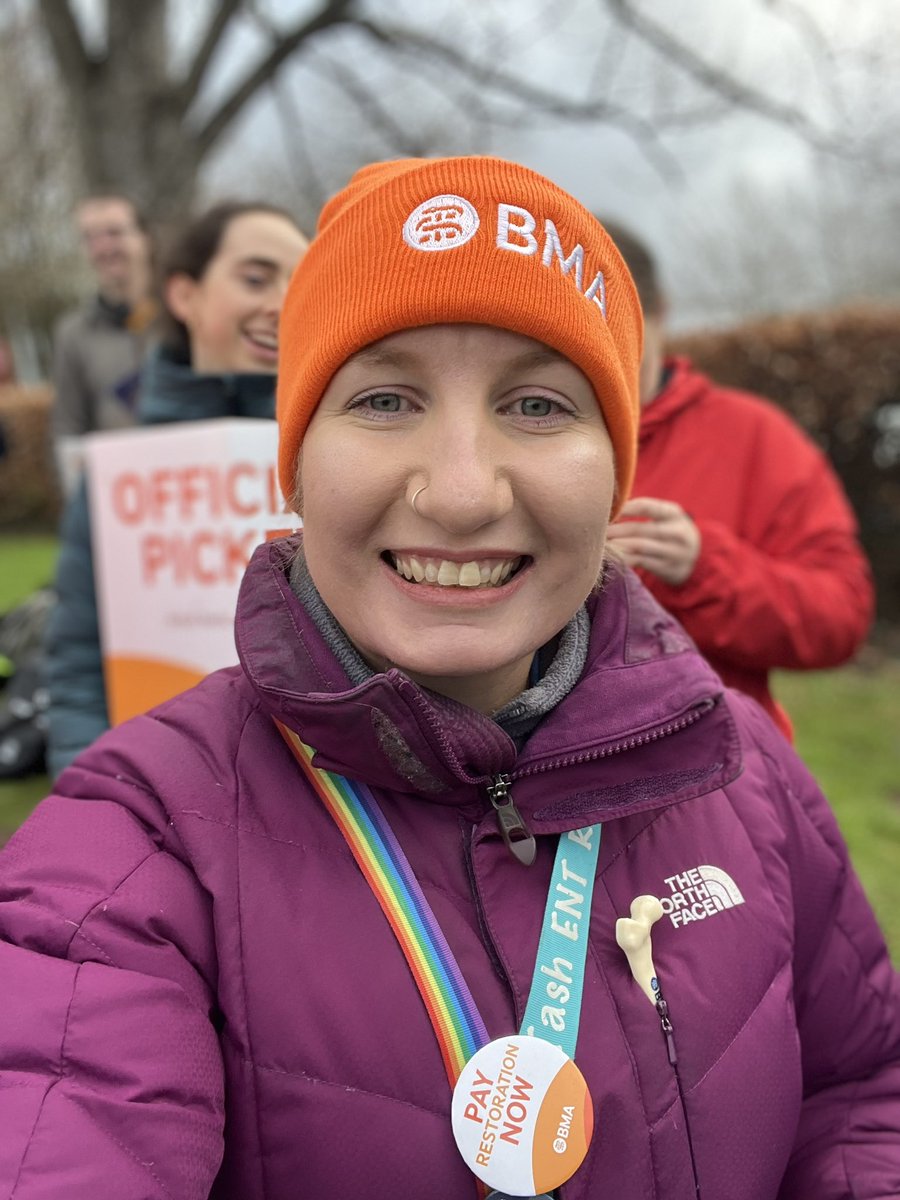 Action_TashENT's tweet photo. Out since 7:45. I am not worth 26% less than in 2008! #BMADoctorsVoteYes #bma #drsstrike #PayRestoration https://t.co/AyNkQTZkKg