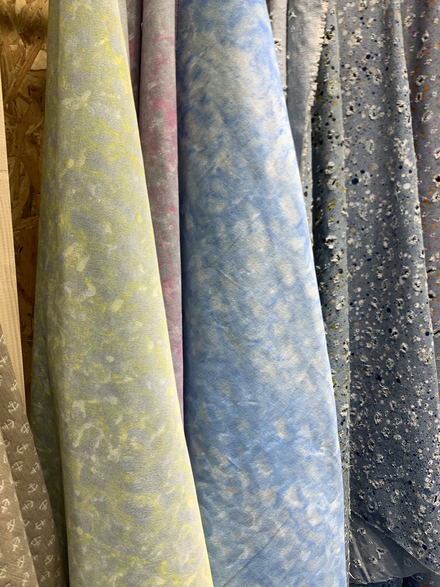 La semana pasada fuimos a futurmoda y nos alegró ver como cada año hay más stands comprometidos con la sostenibilidad.

En d13c seguimos luchando por un mundo mejor 🍃🐢💚

#futurmoda #sostenibilidad #feriadelcalzado #d13cstudio