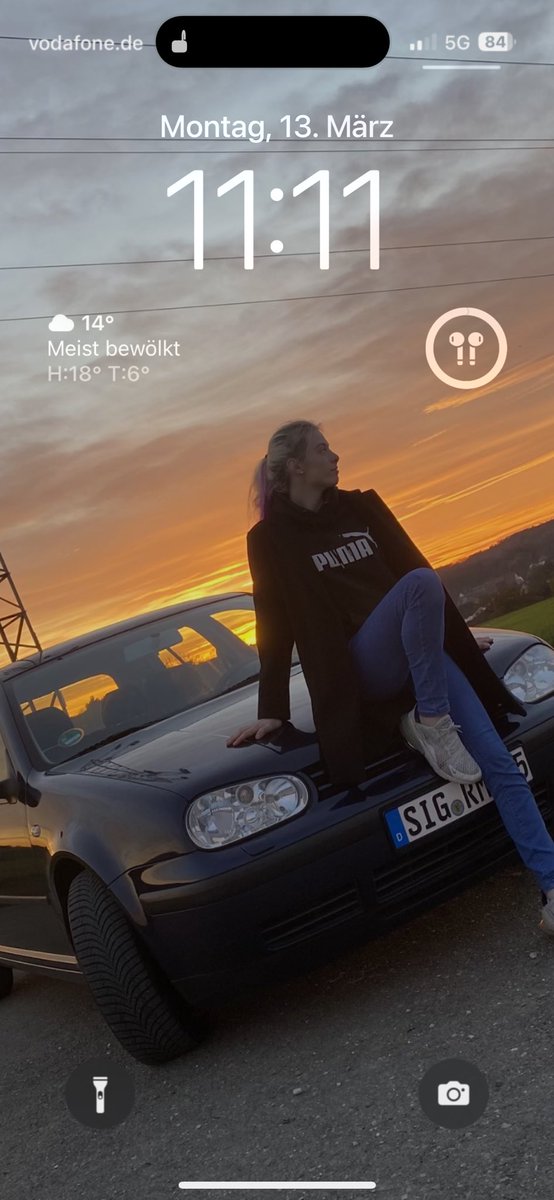 Nova tweet media