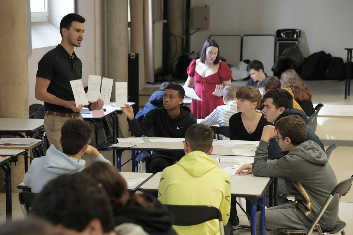 RLaganier's tweet photo. 📐🔢 Renforcer l’attractivité des maths avec #semainedesmaths. C’est par ex des ateliers pédagogiques, animés par les étudiants de master de @INSPElorraine, liés aux cordées de la réussite entre #collègeAlbertCamus et @LyceeLoritz pour plus de mixité et d’égalité filles-garçons https://t.co/4rhV96lvl4
