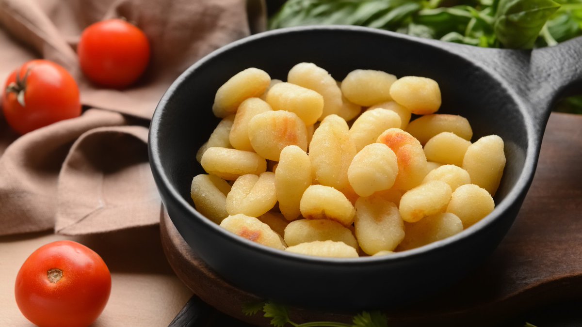 March's Recipe of the Month - Delicious Gnocchi 👨‍🍳

1️⃣ 300g gnocchi
2️⃣ 2 tbsp unsalted butter
3️⃣ 60g parmesan cheese
4️⃣ 2 tsp black pepper
5️⃣ Salad leaves to serve (optional)

Find the recipe instructions on your portal 📲

#NurturLife #StudentCooking #StudentLiving