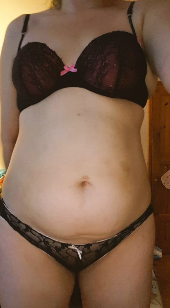 Filthymilfy1's tweet photo. It's Mombod Monday
🔥🔥🔥🔥🔥🔥🔥🔥

Are these pics hot enough for a  Mombod?

#mombod 
#likeandRT
#share
#Follow
#clickbio
#wishlistpinned https://t.co/u8f1mOKYsJ