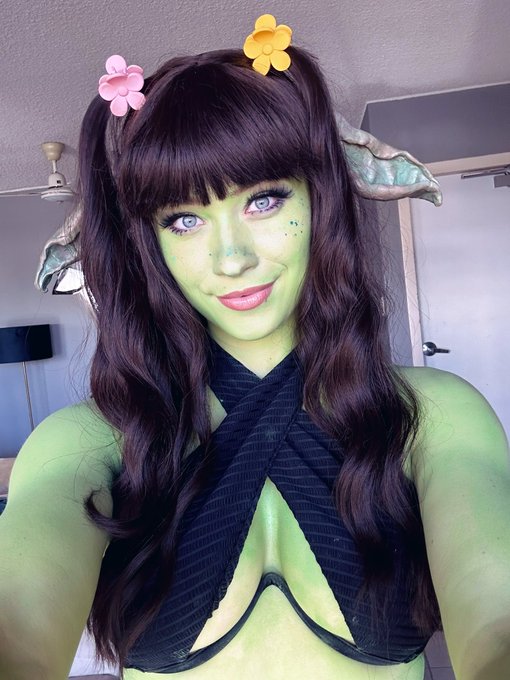 This is baby Yoda now, feel old yet? https://t.co/aB07cHajJg