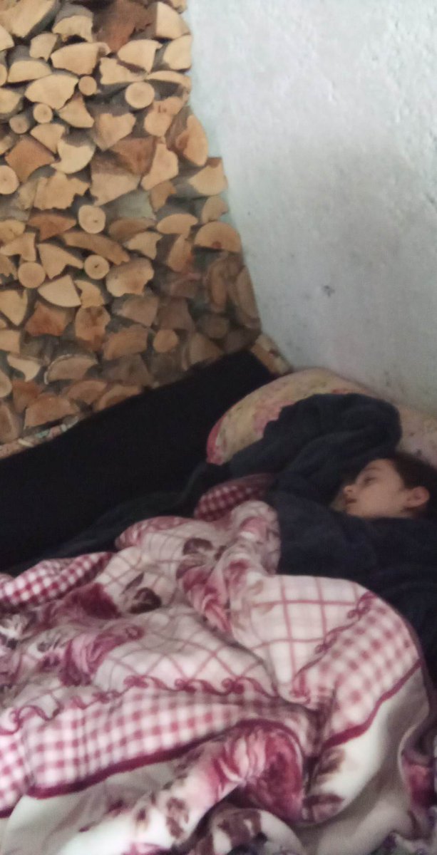 DilekDavutoglu's tweet photo. ACİL Kahramanmaraş Göksun Yeşilköyde eski öğrencim Aslan Eriş ve ailesi için konteyner ihtiyacı var 7 yaşındaki kızları hasta ve komşularının odunluğunda kalıyorlar. Teyitli bilgi iletişim bilgileri bende @ahbap @haluklevent @BabalaTv @OguzhanUgur @mansuryavas06 @tipgenelmerkez https://t.co/SUvzfWjG3x