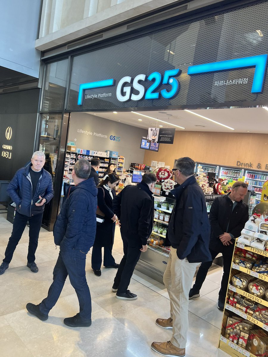 scott_annan's tweet photo. Splendid day 1 with a terrific group 🇬🇧 🇮🇪 🇺🇸 🇫🇷 🇮🇳 #Gangnam #Seoul #RetailLeaders #IROF #TheHyundai #Starfield #TheLibrary #LotteWorldTower #KoreanLunch #Tech #GS25 Lifestyle Platform store ⭐️⭐️⭐️⭐️⭐️ https://t.co/wUDPiEiffN