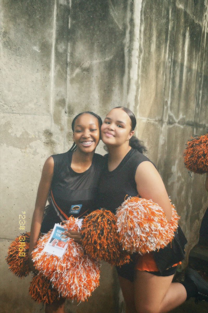 UJCheer's tweet photo. PERFORMANCE DAY 🧡🖤 https://t.co/GnhQG56brN