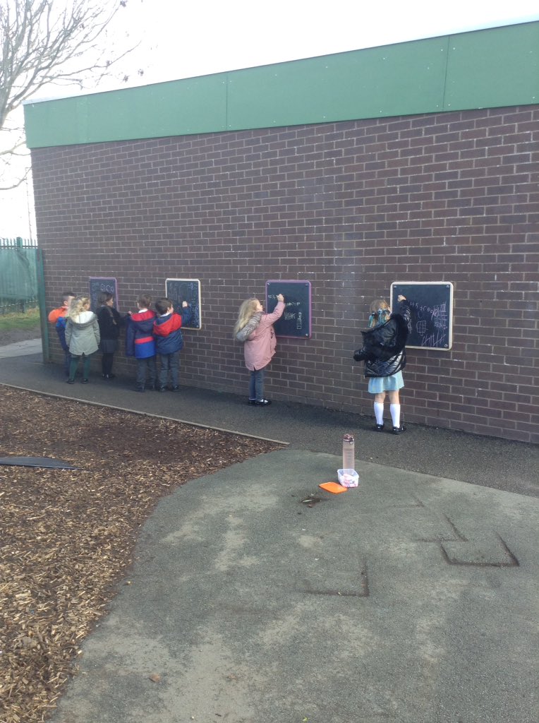 greenleasps's tweet image. F2 journaling ten #playgroundmaths  #mathematicians #maketen