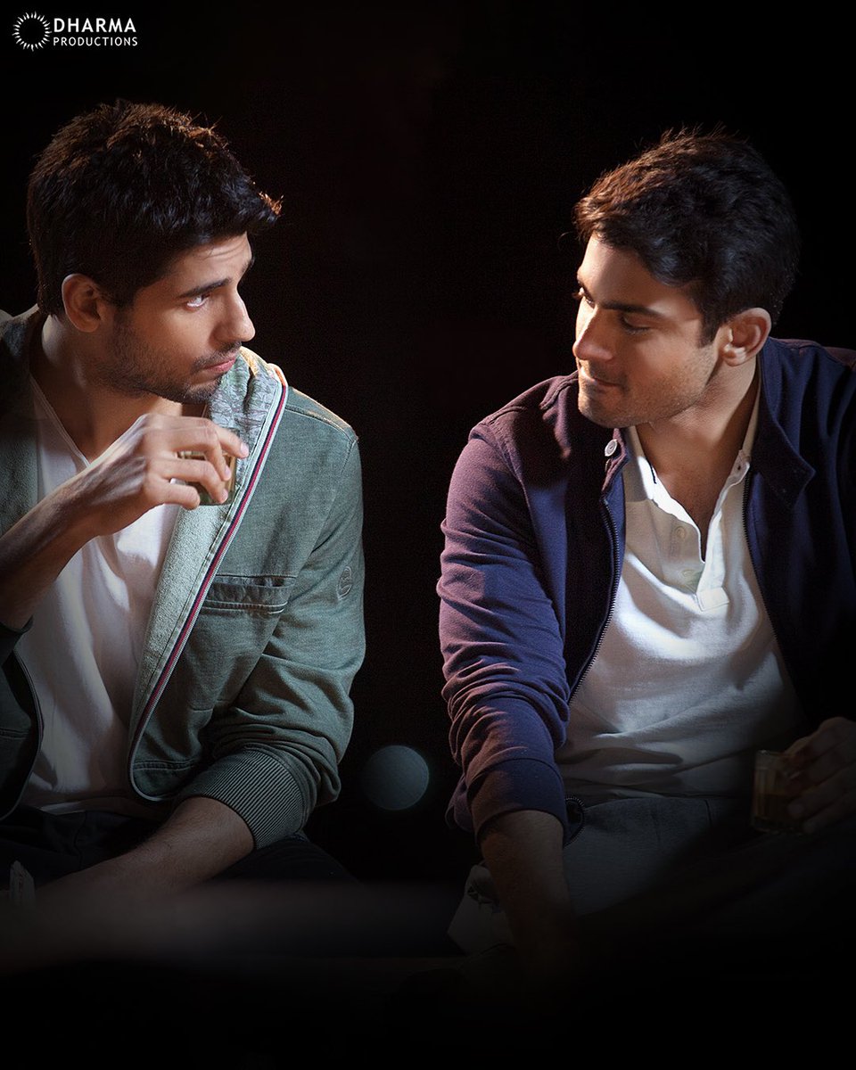 Such a wholesome scene!🥺

#KapoorAndSons <a href="/SidMalhotra/">Sidharth Malhotra</a> <a href="/_fawadakhan_/">Fawad Afzal Khan</a>
