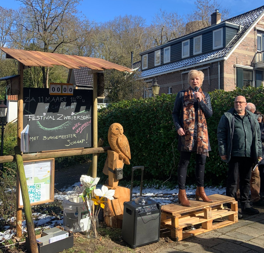 #FestivalZweiersdal | Afgelopen zaterdag opende burgemeester Agnes Schaap het Zweiersdal Festival. Tijdens het festival gaan inwoners zo veel mogelijk planten- en diersoorten tellen.  Jij kunt ook meedoen! 👉bit.ly/3FiwL5T