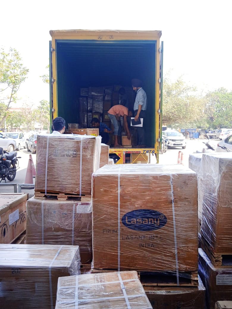 LasanyInternat3's tweet photo. Container filling up with export shipment --- Lasany International
.
.
.
#Export #Lasanyinternational #laboratory #labinstruments #healthcare #technology #digitalmarketing #medical #education #pharmacist #doctors #disease #biotech https://t.co/Dm6fqs0Tx7