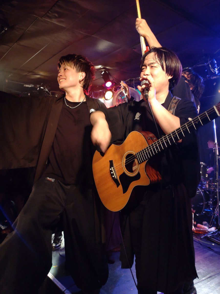 byrjun_tw's tweet photo. CAUDEX/slum
オワリズム弁慶
2ステージありがとうございました！
満身創痍 全身全霊 身体崩壊
死ぬほど疲れたけど最高に楽しい1日でした。また必ずお会いしましょう！！！！！
@CaudexSlum 
@owa_benkei https://t.co/BCgy50ErSU