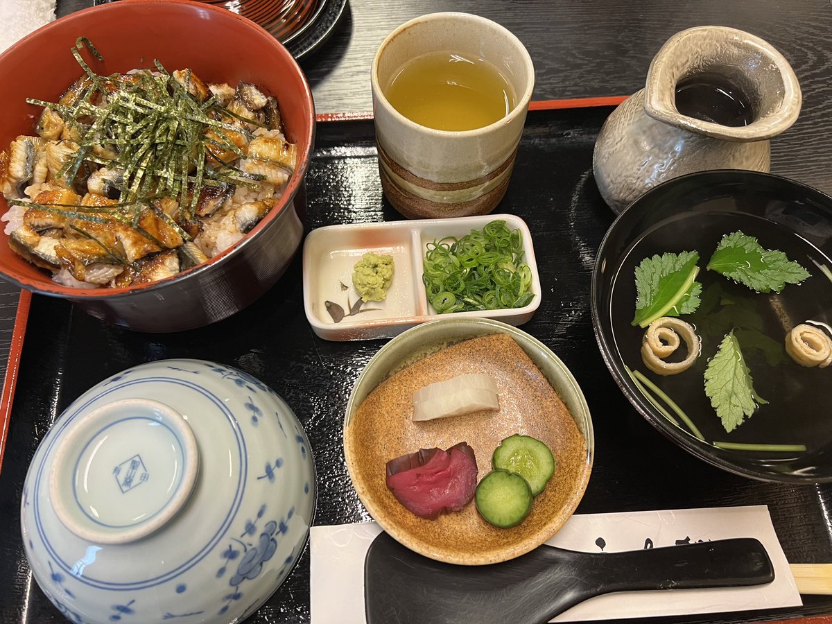 stme93443151's tweet photo. 久しぶりに、うなぎいただきました。
うなぎ茶漬けなので、お手頃でした🤤
#うな賀
#SCRAMBLR1200 https://t.co/hiozT2BCrU