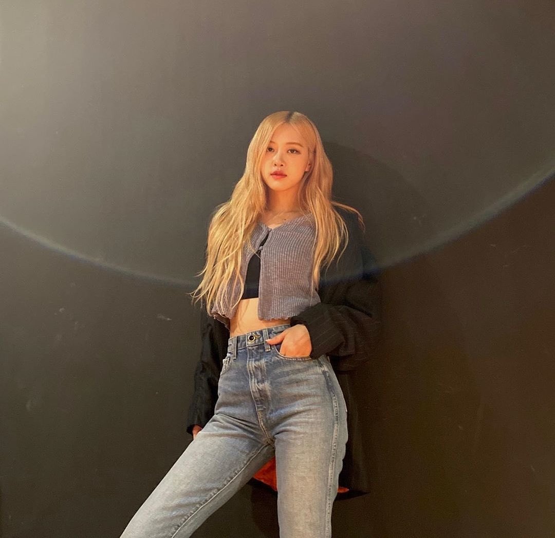 rosé pics tweet media