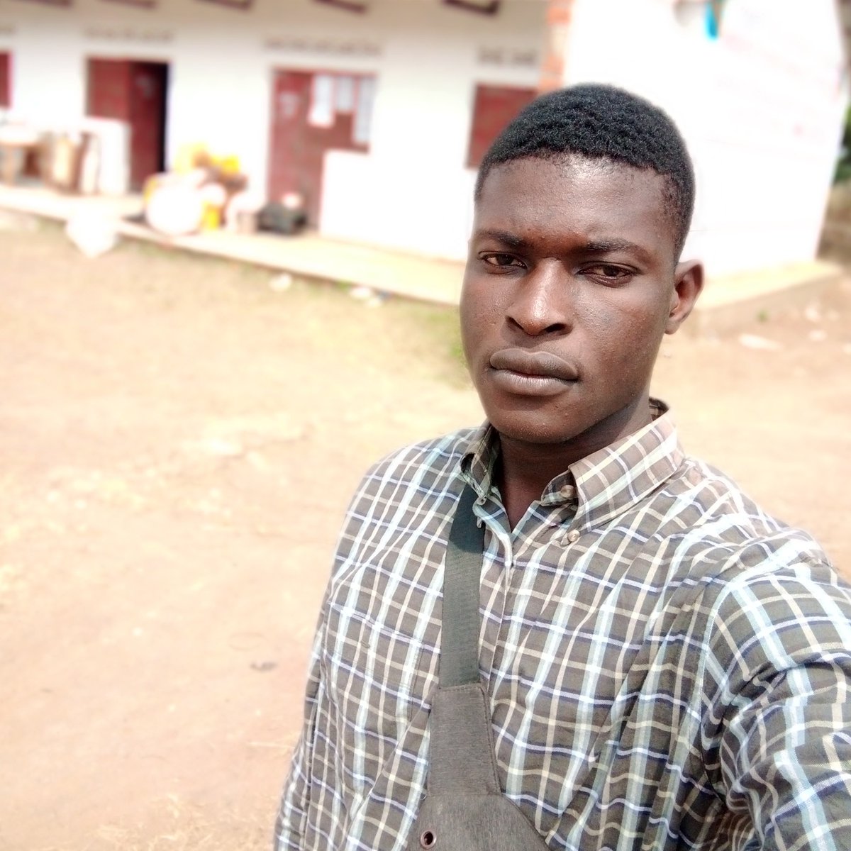 BotulaMerdi's tweet image. #NouvellePhotoDeProfil