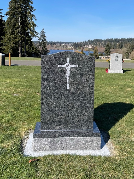 Tim’s headstone was finally placed, on Ash Wednesday. Seeing it for the first time was a swirl of emotions. Thank you all for your continued prayers and support, the kids and I are doing ok ❤️
-Marie